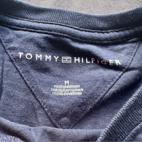 Vintage Tommy Hilfiger Men's Medium Navy Short Sleeve T-shirt - Picture 4 of 7